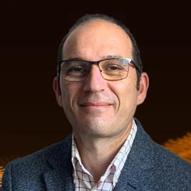 Consultor independiente de artes gráficas especializado en optimización de producción y asesoría técnica para imprentas.